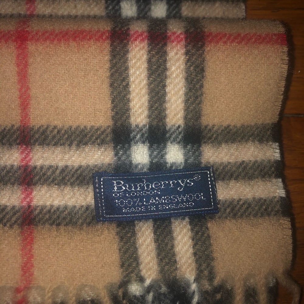 Burberry - Picture 2 of 4